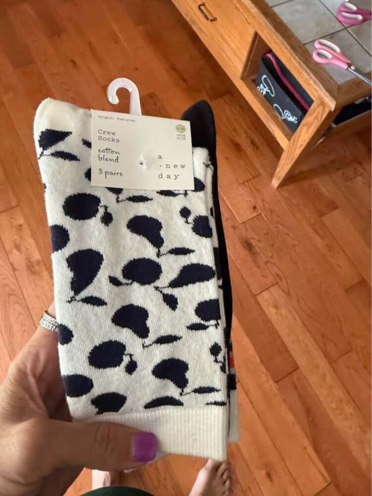 New 9 pairs of women’s socks